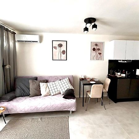 Sky Apartment Comfy Suite Pereca Varsó Kültér fotó