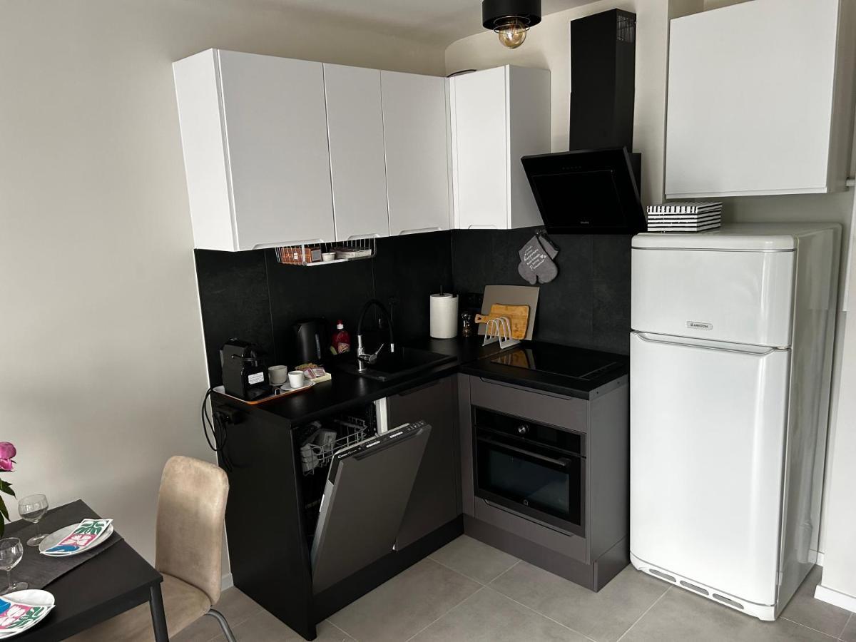 Sky Apartment Comfy Suite Pereca Varsó Kültér fotó