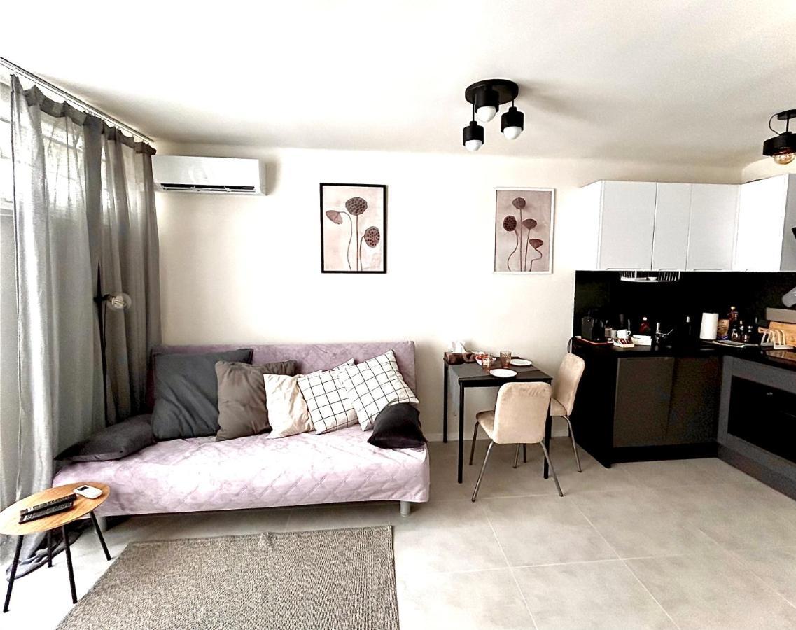 Sky Apartment Comfy Suite Pereca Varsó Kültér fotó